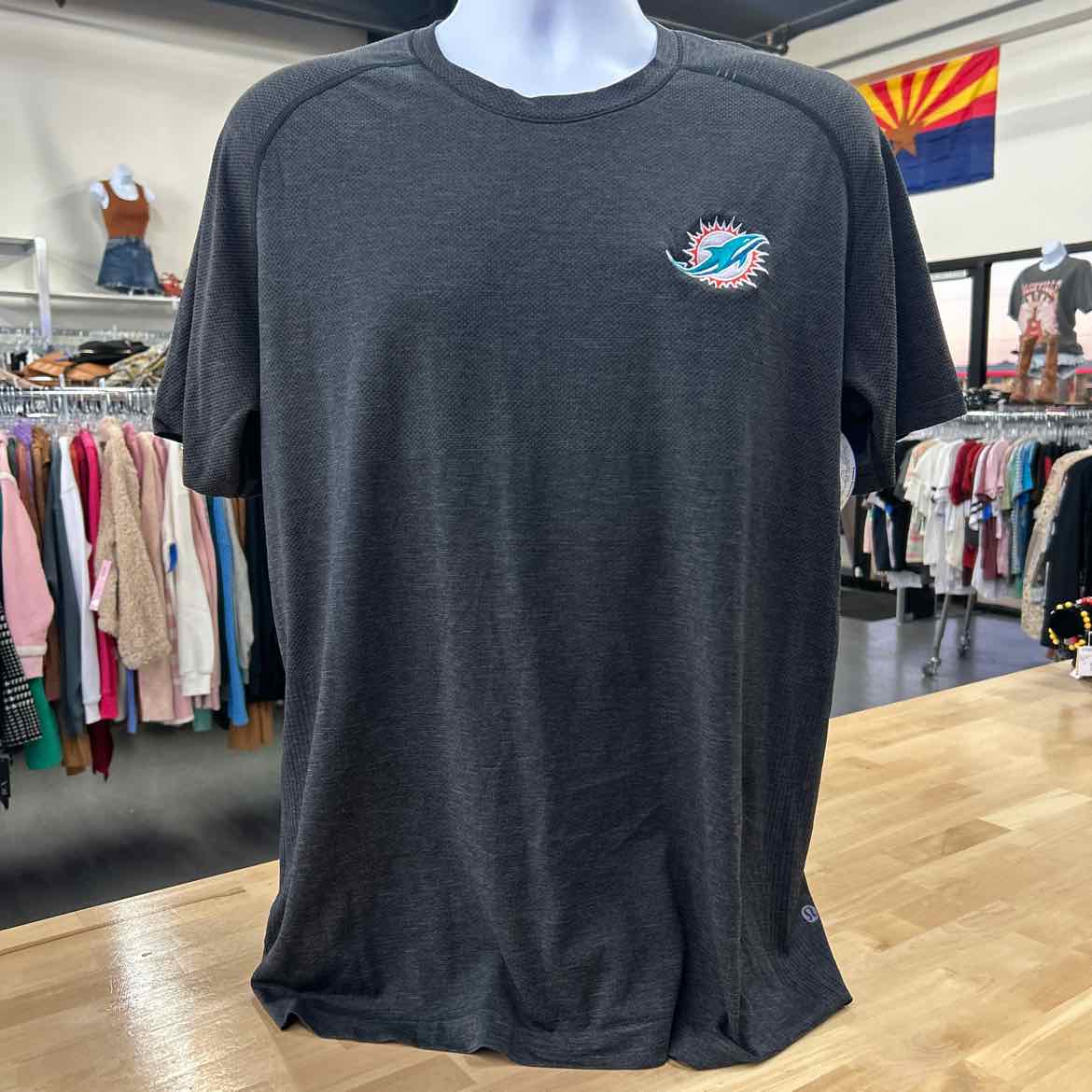LuluLemon Size XL Gray MENS Athletic Tee