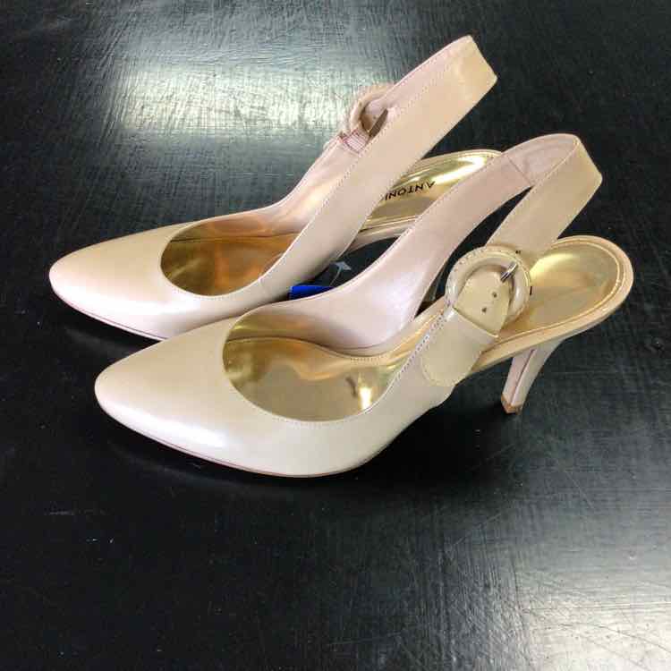 Antonio Melani Shoe Size 6.5 Beige Heels