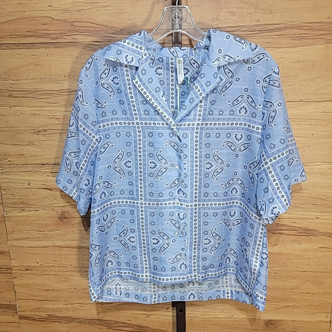 Avantlook Size L Blue Paisley Button Down Blouse NWT