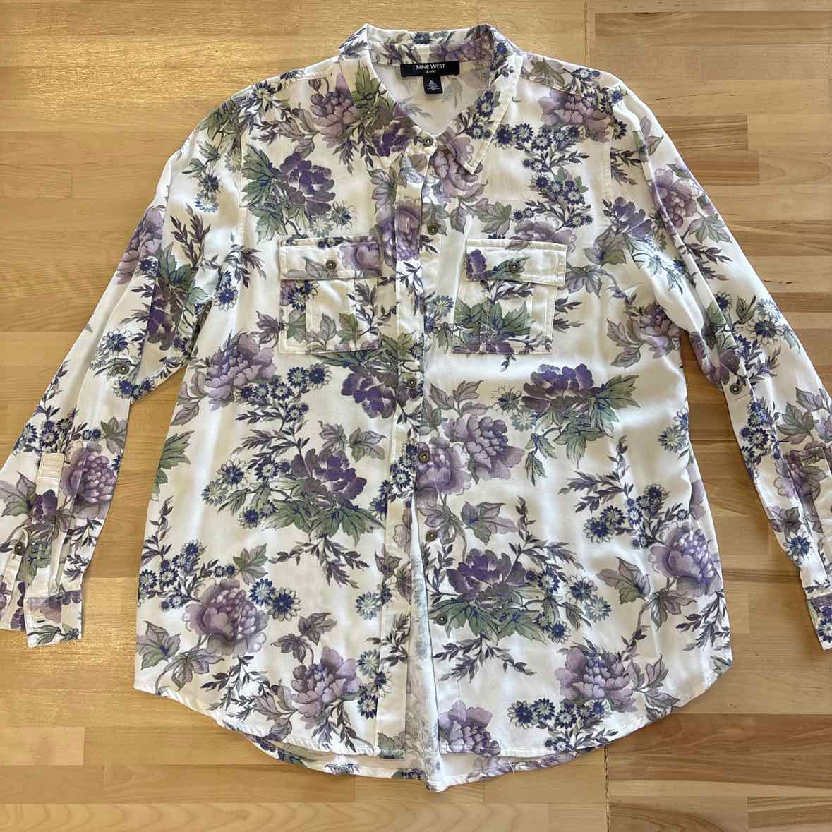 Nine West Size XL White Button Down Shirt
