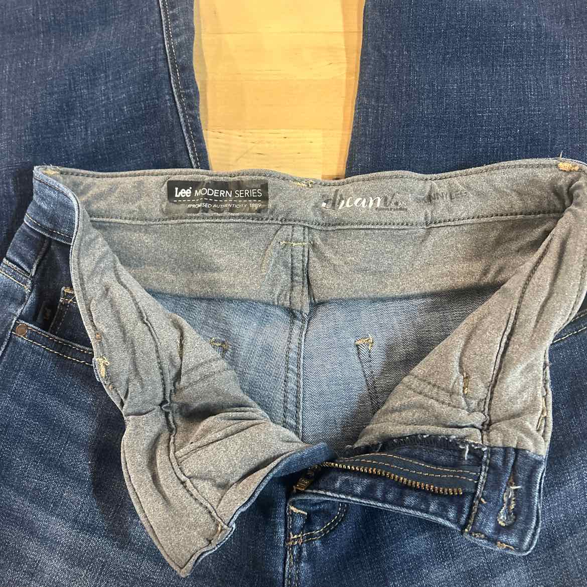 lee Size 8 Blue Denim Preloved Jeans