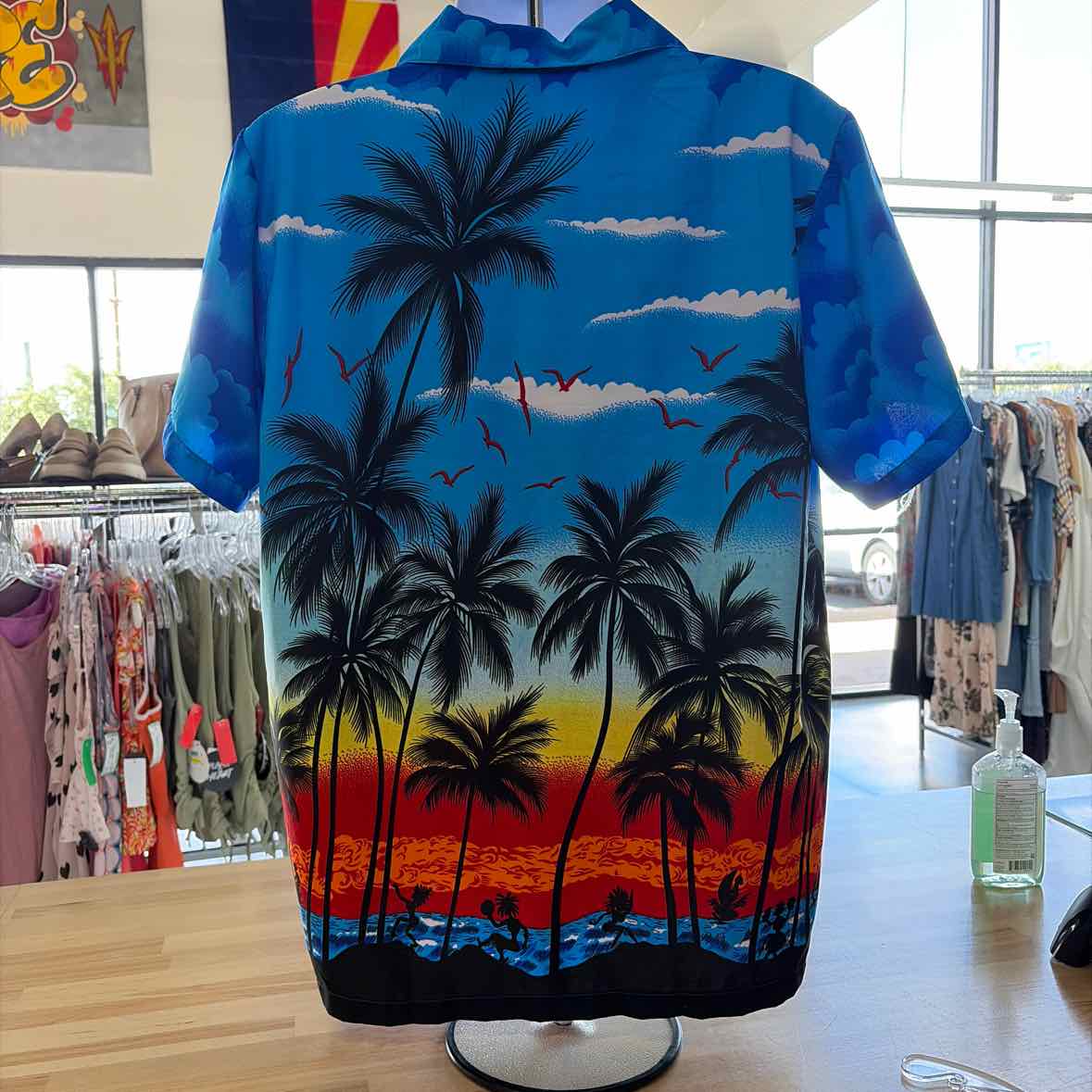 VHO Size L Blue Preloved MENS Button Down Shirt