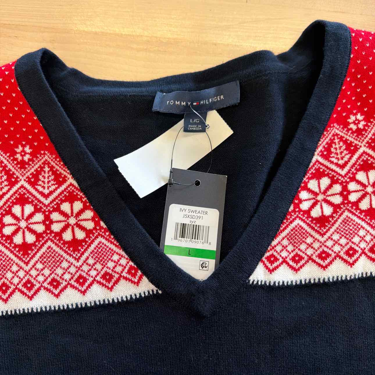 Tommy Hilfiger Size L Red White Blue New Sweater