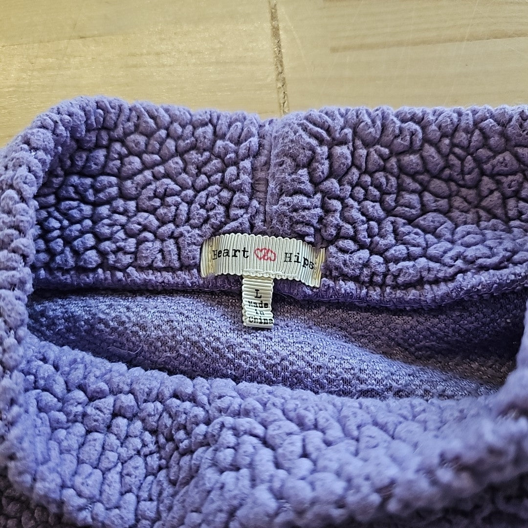 Heart & Hips Size L Purple Sweater