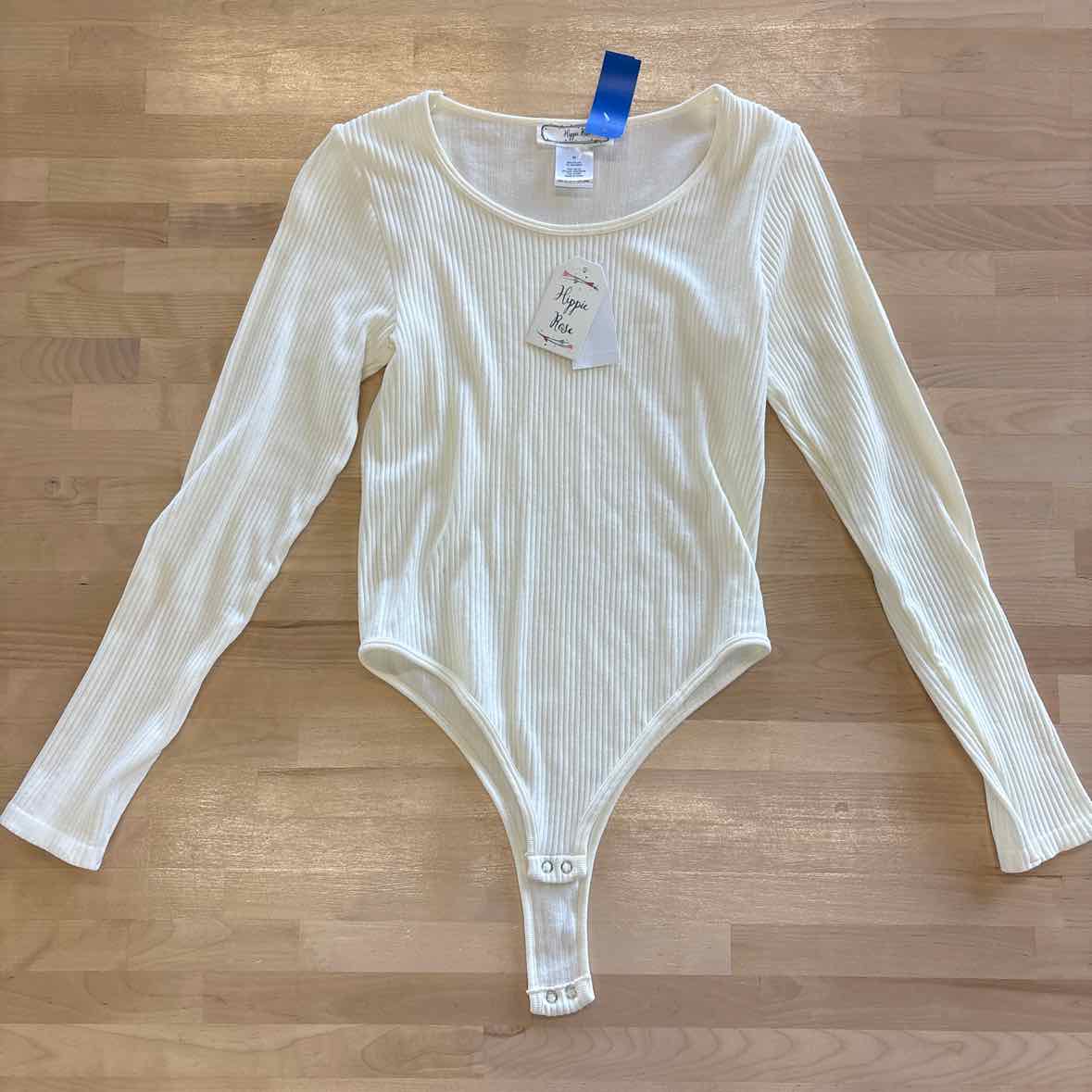 hippie rose Size M Cream Knit  Scoop-Neck Long-Sleeve Seamless Bodysuit NWT