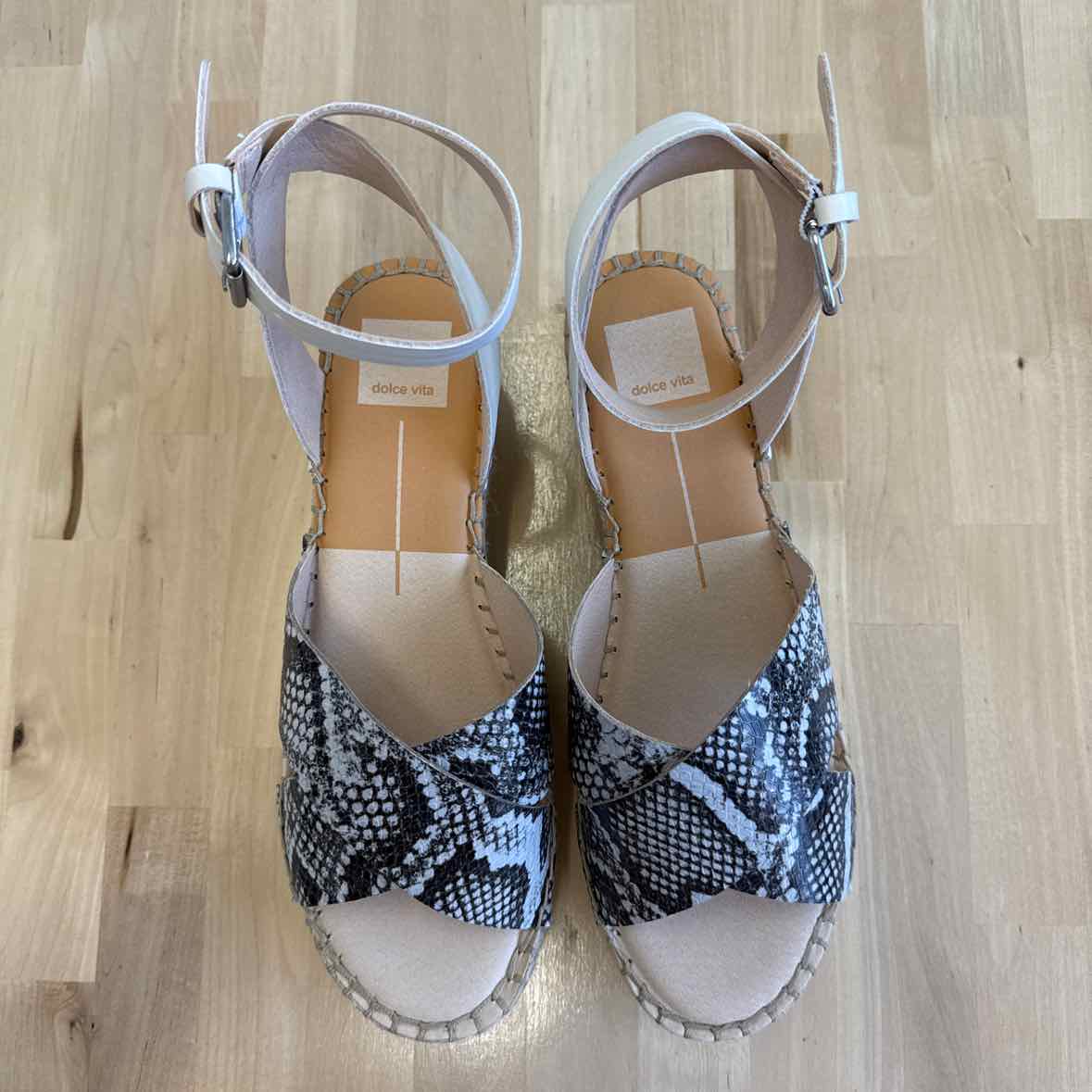 Dolce Vita Shoe Size 9.5 Black & Cream Snake Print Espadrille Sandals