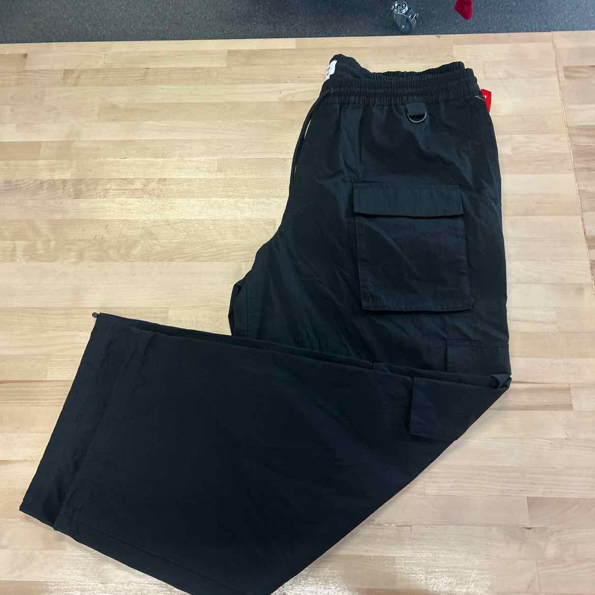 Mode of One Men's Wide-Leg Cargo Pants