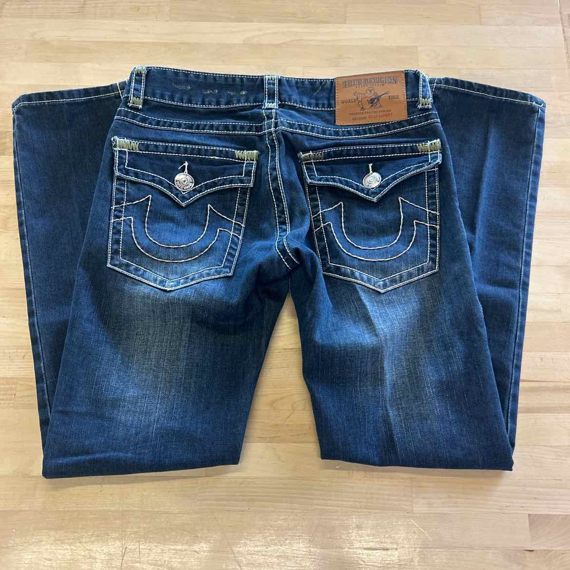 True Religion Size 32 dark blue MENS Jeans