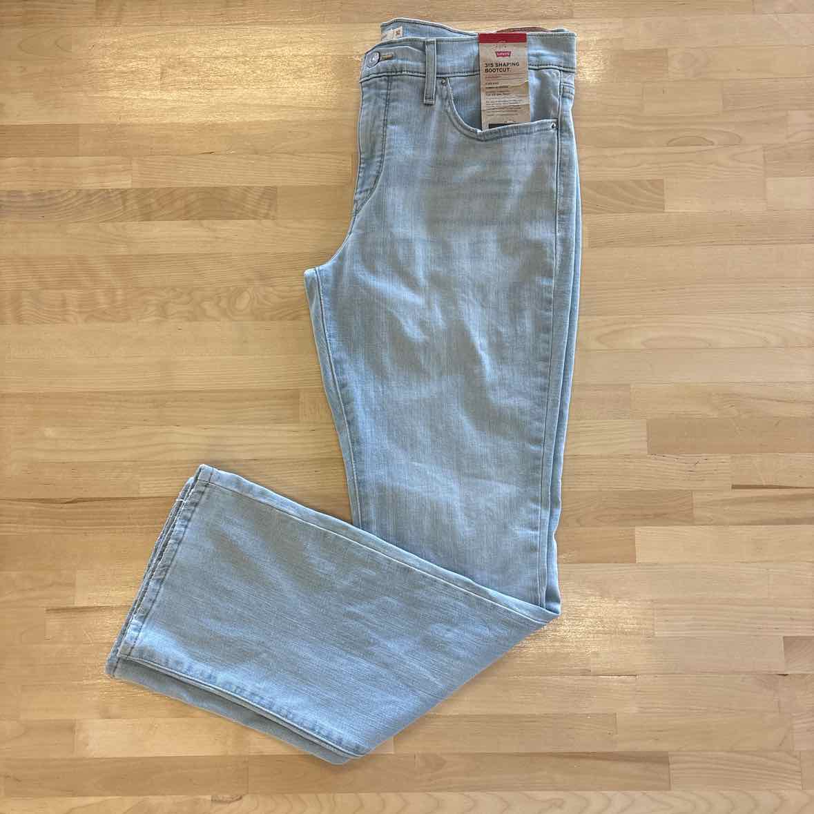 Levi's Size 32 Blue Jeans