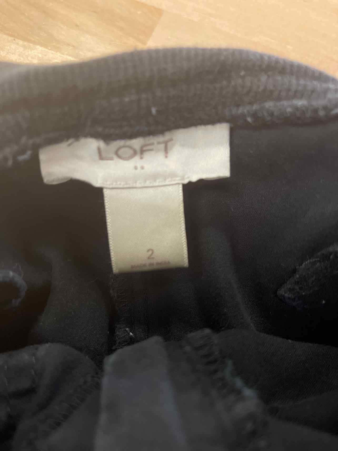 Loft Women Size 2 Black Preloved Shorts