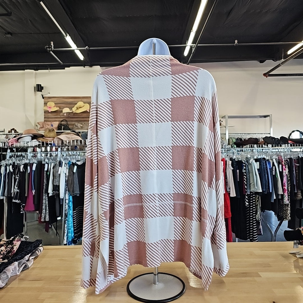 Maurices Size 1X Pink/white Long Sleeve