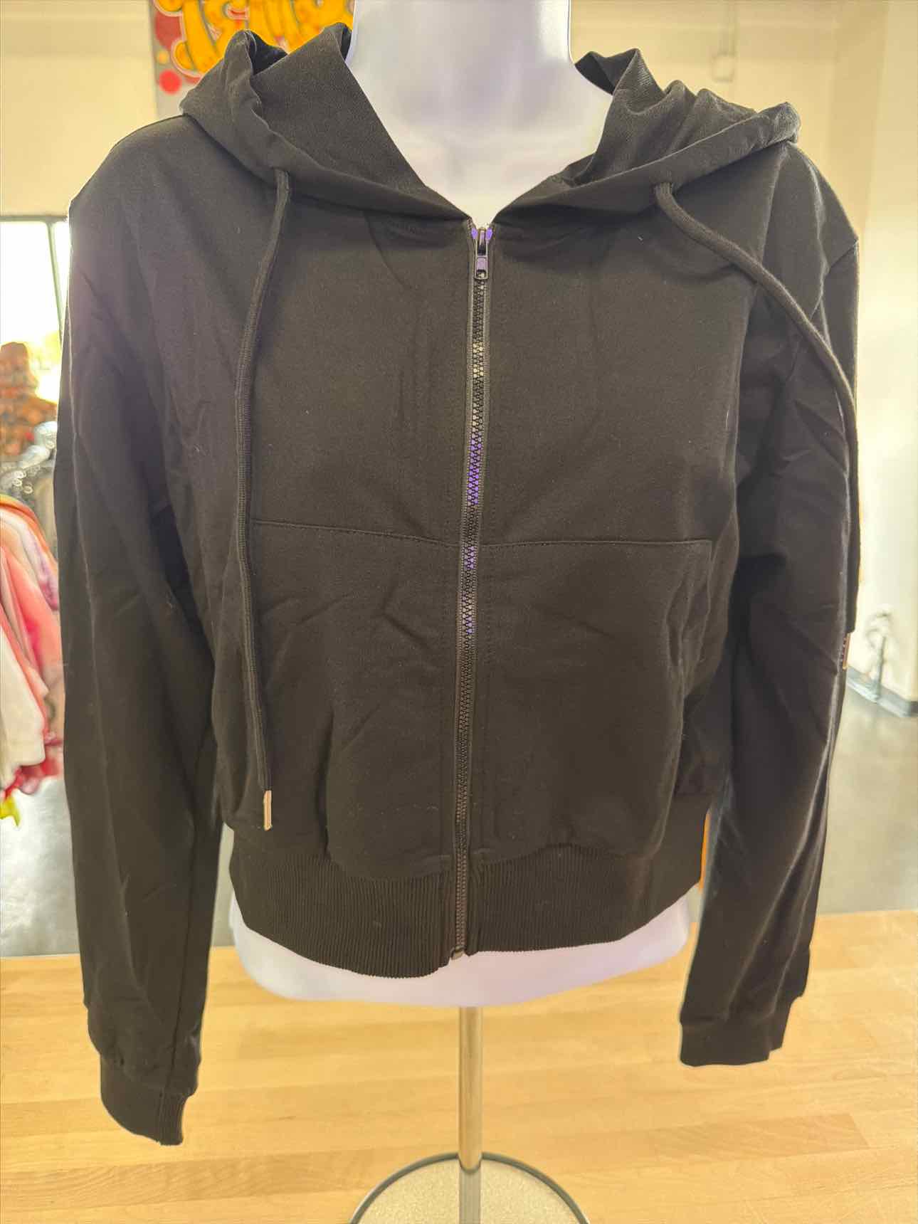 Milanpavillion Size M Black Hoodie