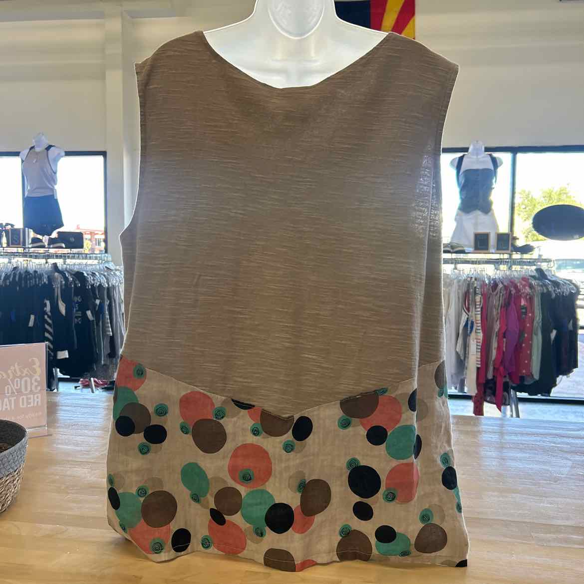 Earth Creations Size XL Tan 2 pc Dress Set