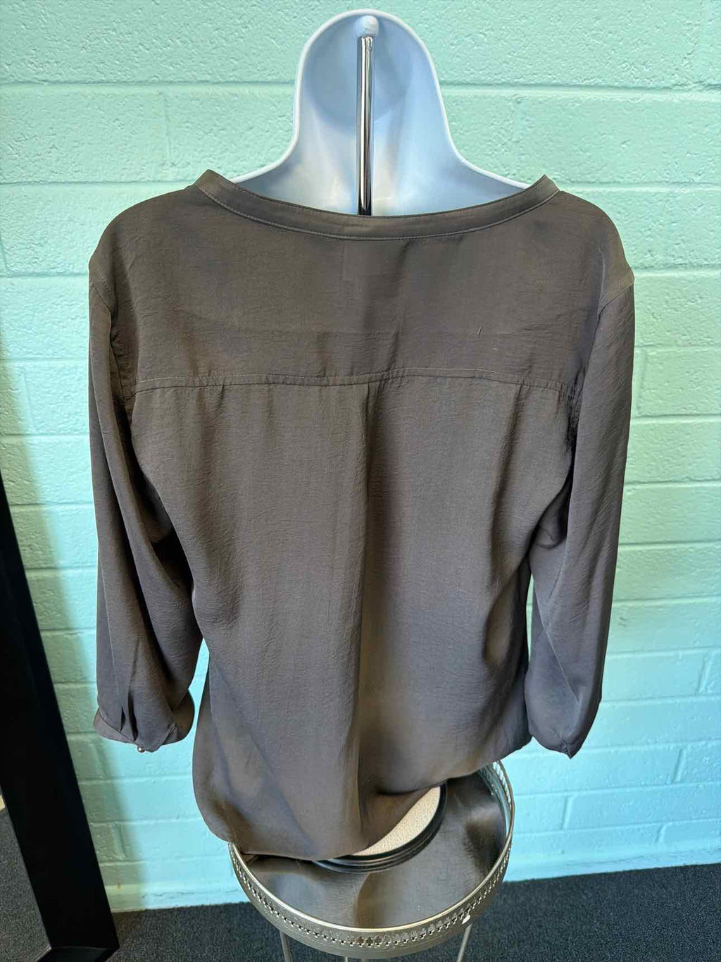 Ariat Size M Gray Long Sleeve