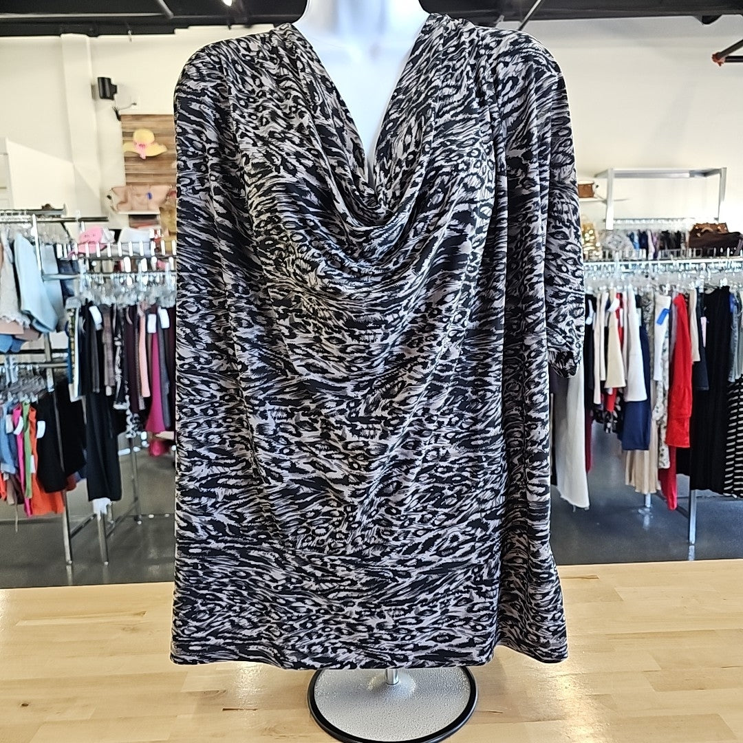 Isabella Rodriguez Size 2X Gray Blouse