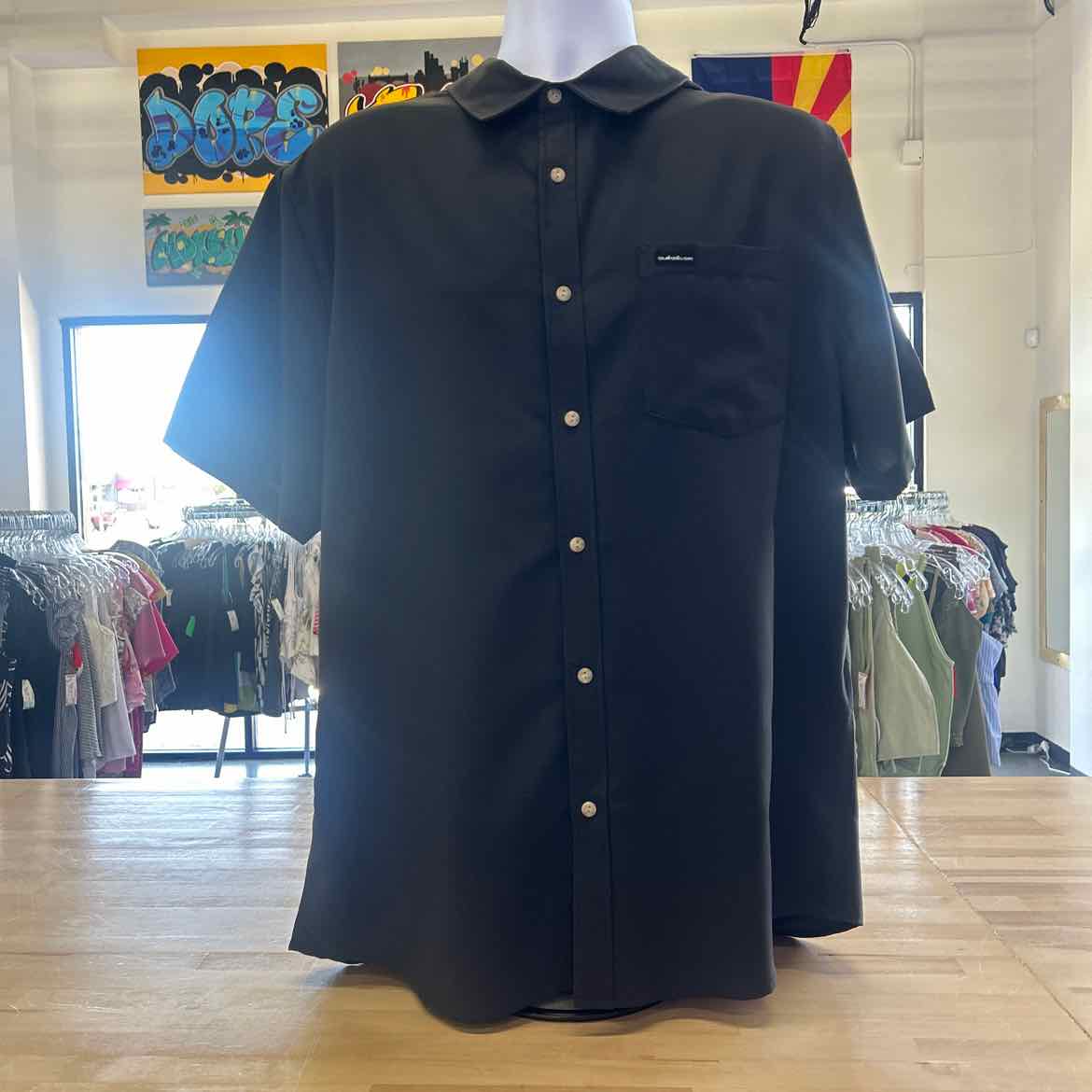 Quicksilver Size XL Dark Gray Preloved MENS Button Down Shirt
