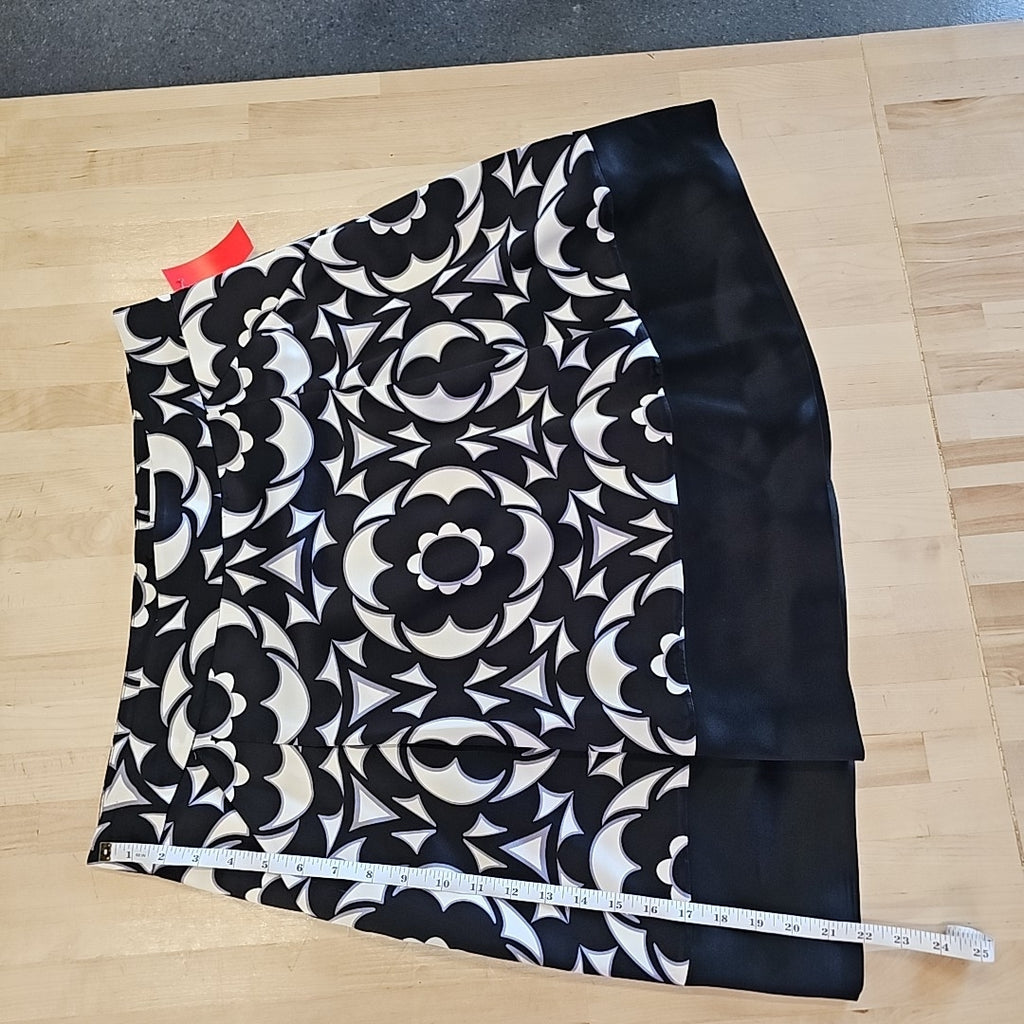 Banana Republic Size 14 Black/White Silk Preloved Skirt