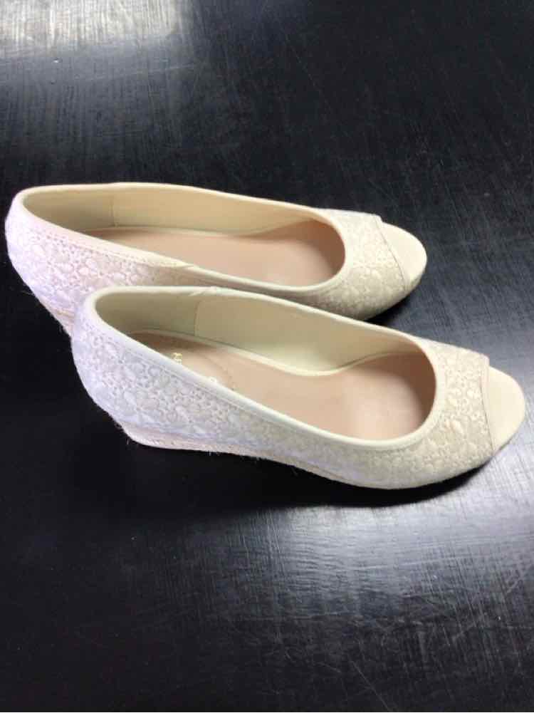 Bandolino Shoe Size 8 Sandals