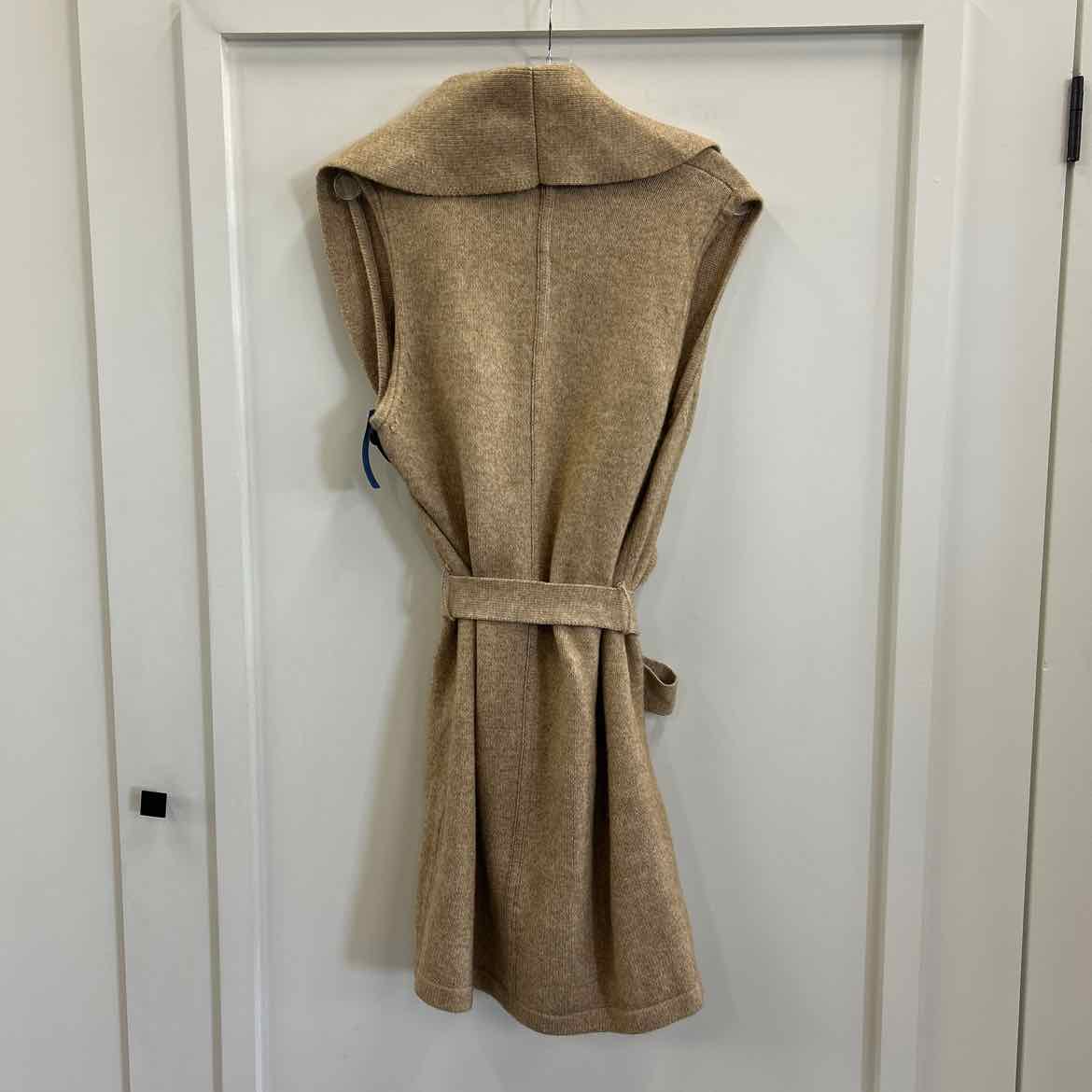 White House Black Market Size M Tan Preloved Cardigan