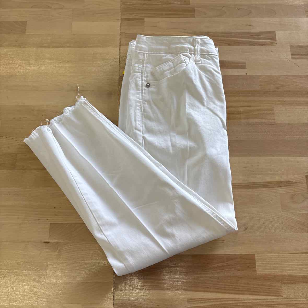 Democracy Size 8P White Pants