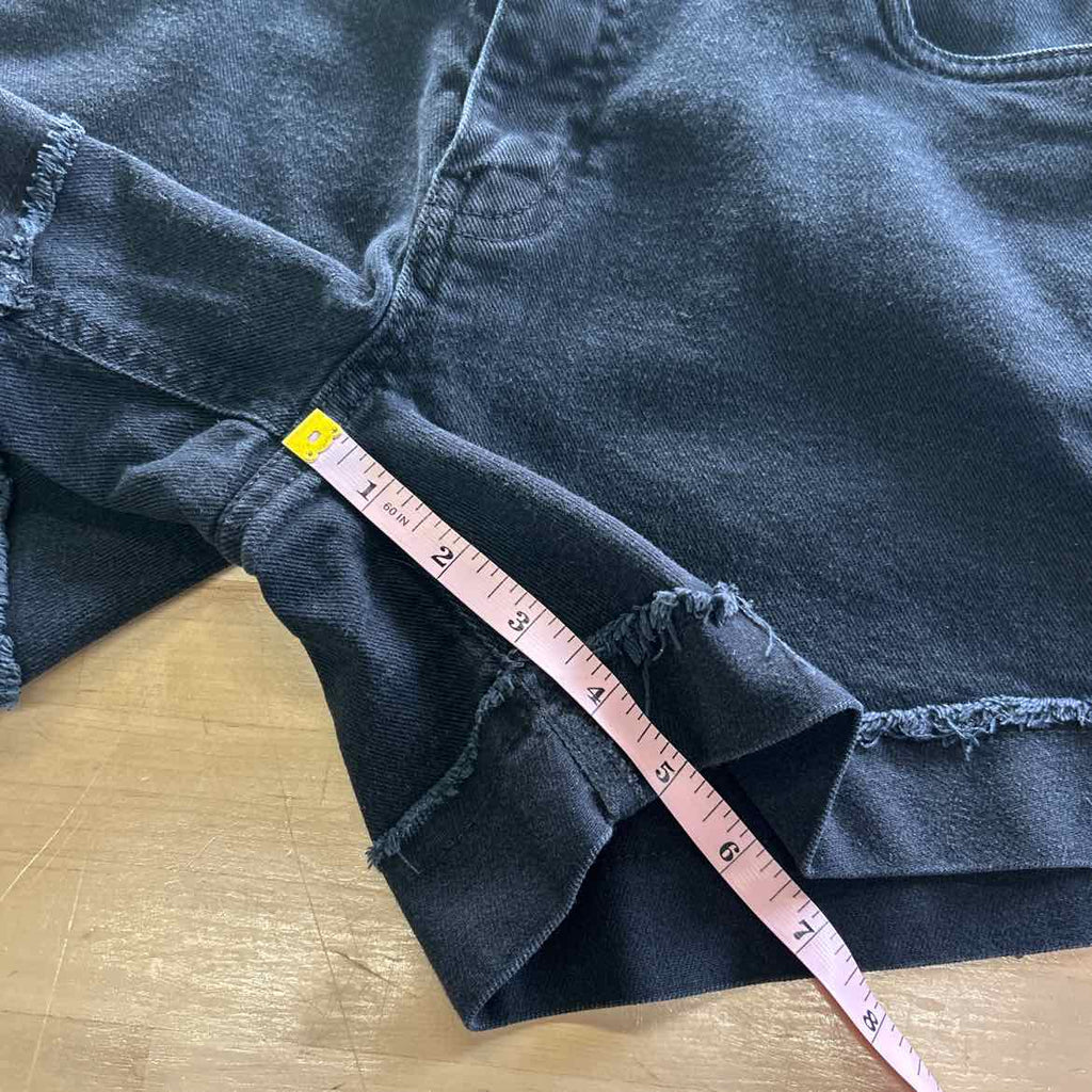 Celebrity pink Women Size 3 Black Preloved Shorts