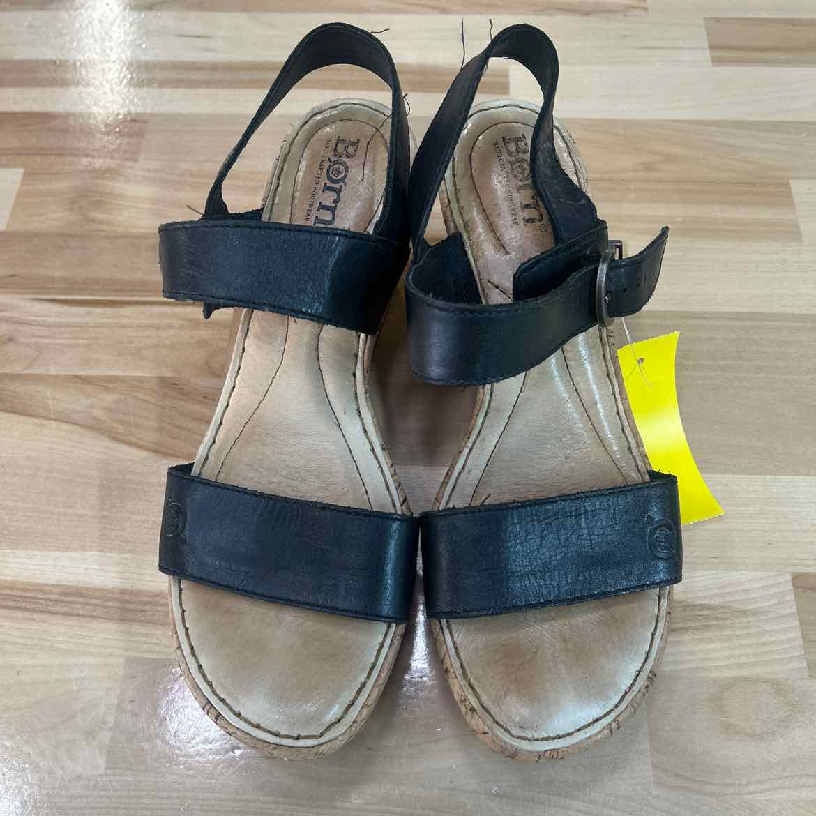 Born Size 6.5 Black/Brown Preloved Wedges