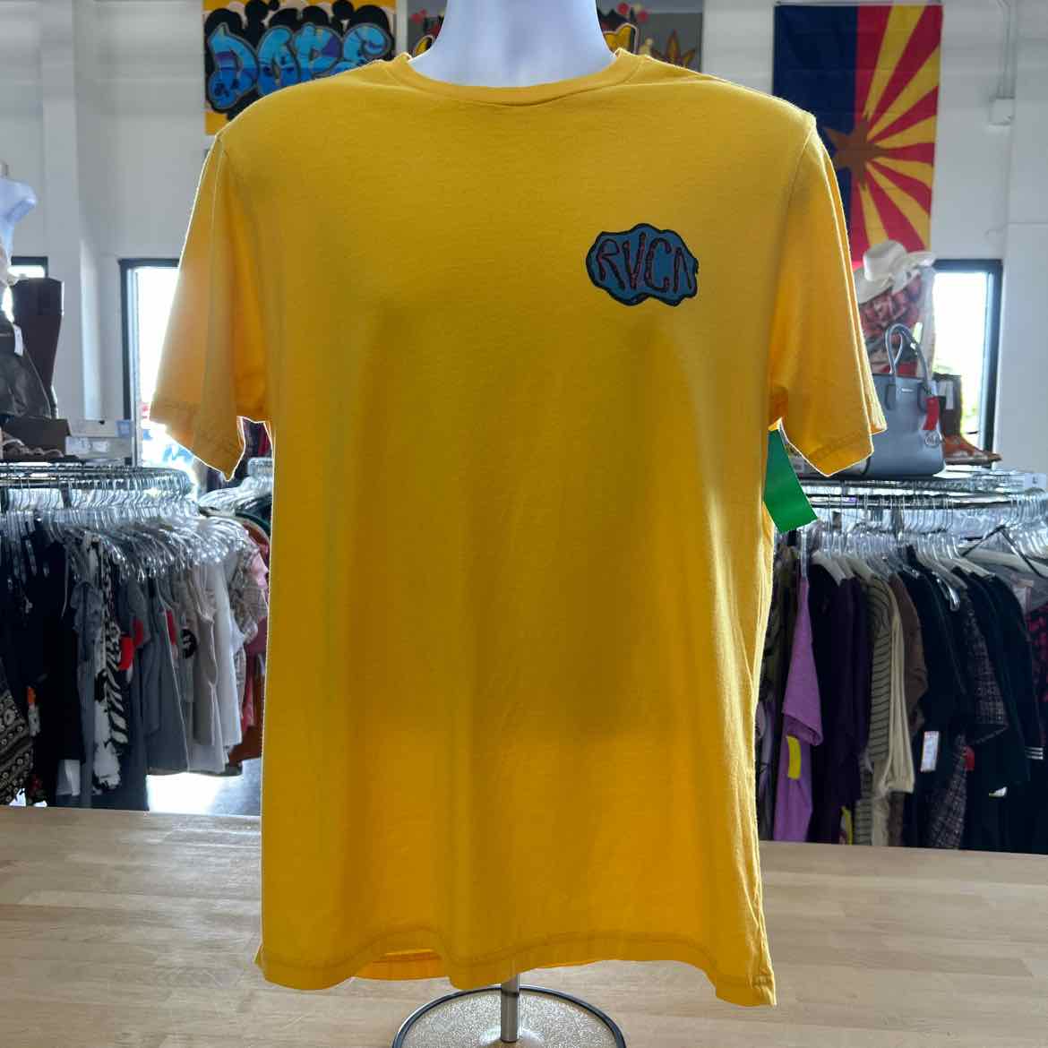 RVCA Size M Yellow Preloved MENS T-shirt