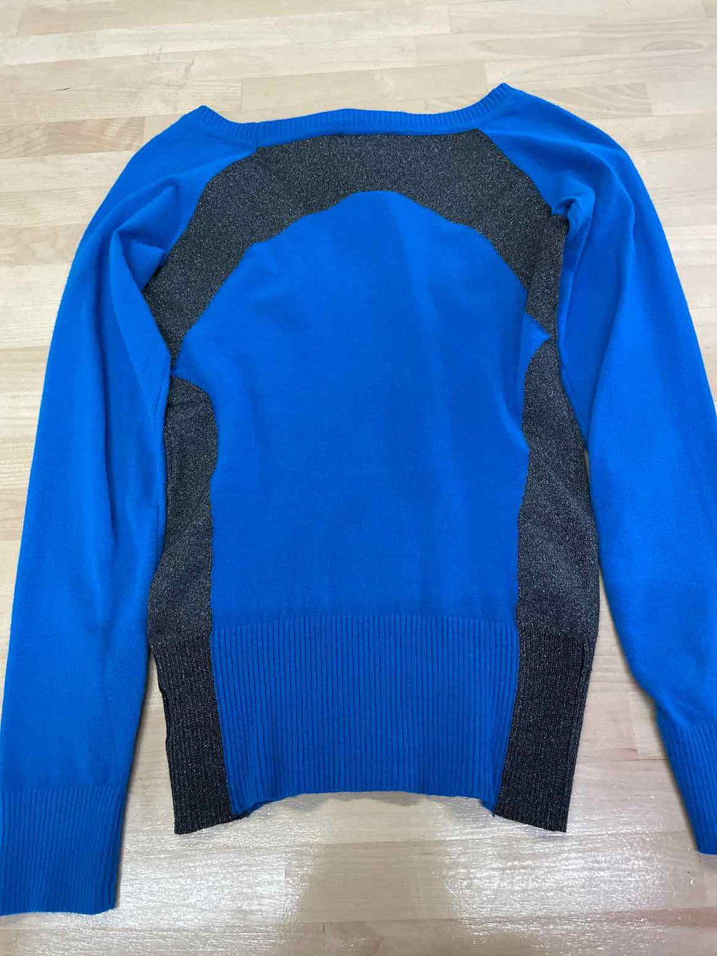 Bebe Size XS Black & Blue Longsleeve