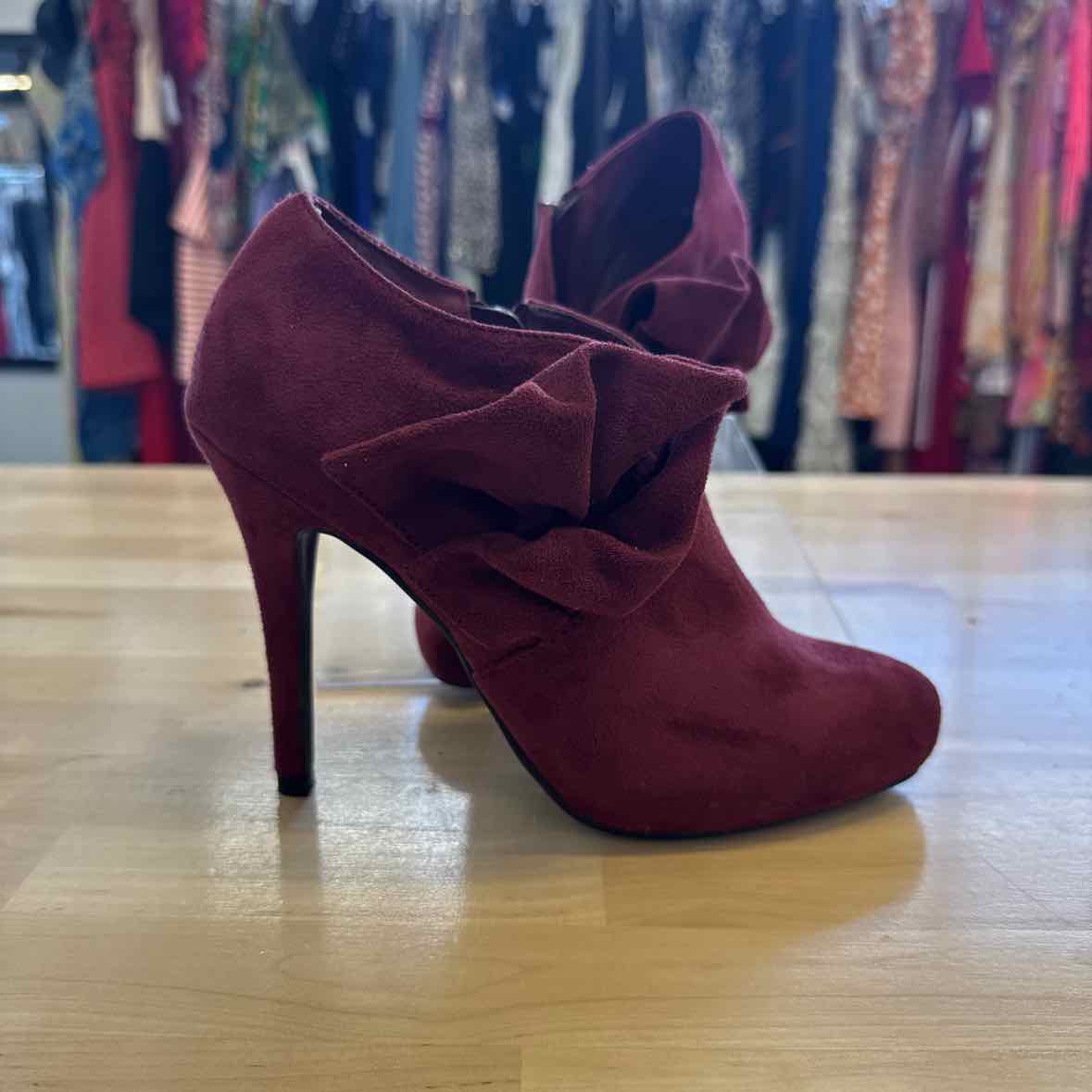call it spring Shoe Size 6 Burgundy Heels