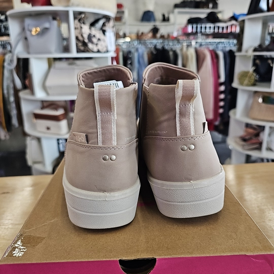 Ryka Size 10 Tan New Sneakers