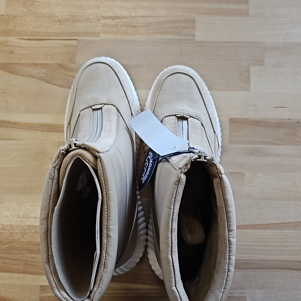 White Mountain Size 9.5 Sand Boots