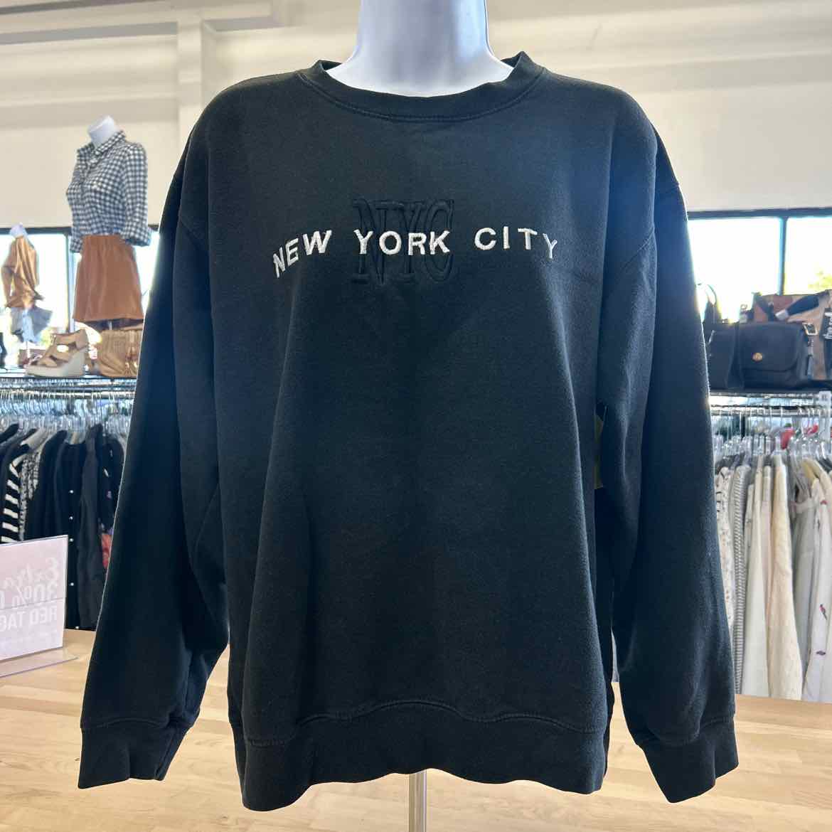NYC Size M Black Sweatshirt