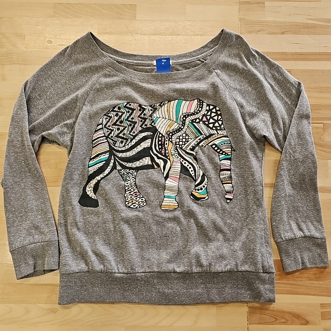 ILoveH81 Size M Gray Sweater