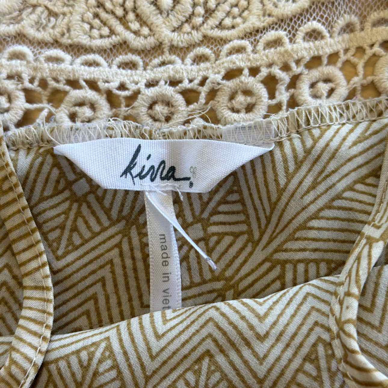Kirra Size XS Cream Lace Preloved Tank