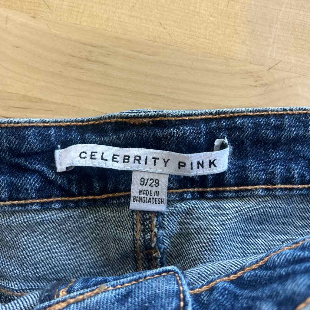 Juniors Celebrity Pink 3in. Mid Rise Fray Roll Cuff Hem Shorts - 9