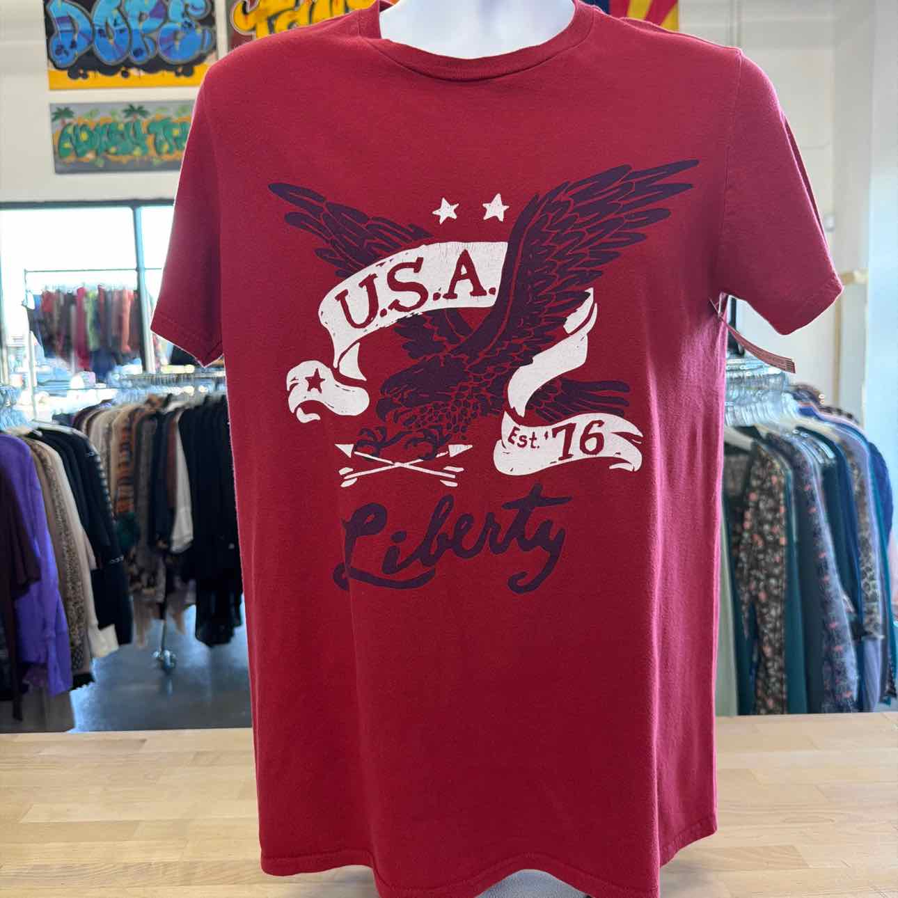 anvil Size M Red Preloved T-shirt