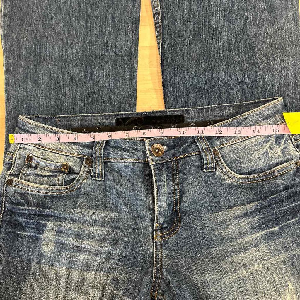 Refuge Size 9 Blue Denim Preloved Jeans