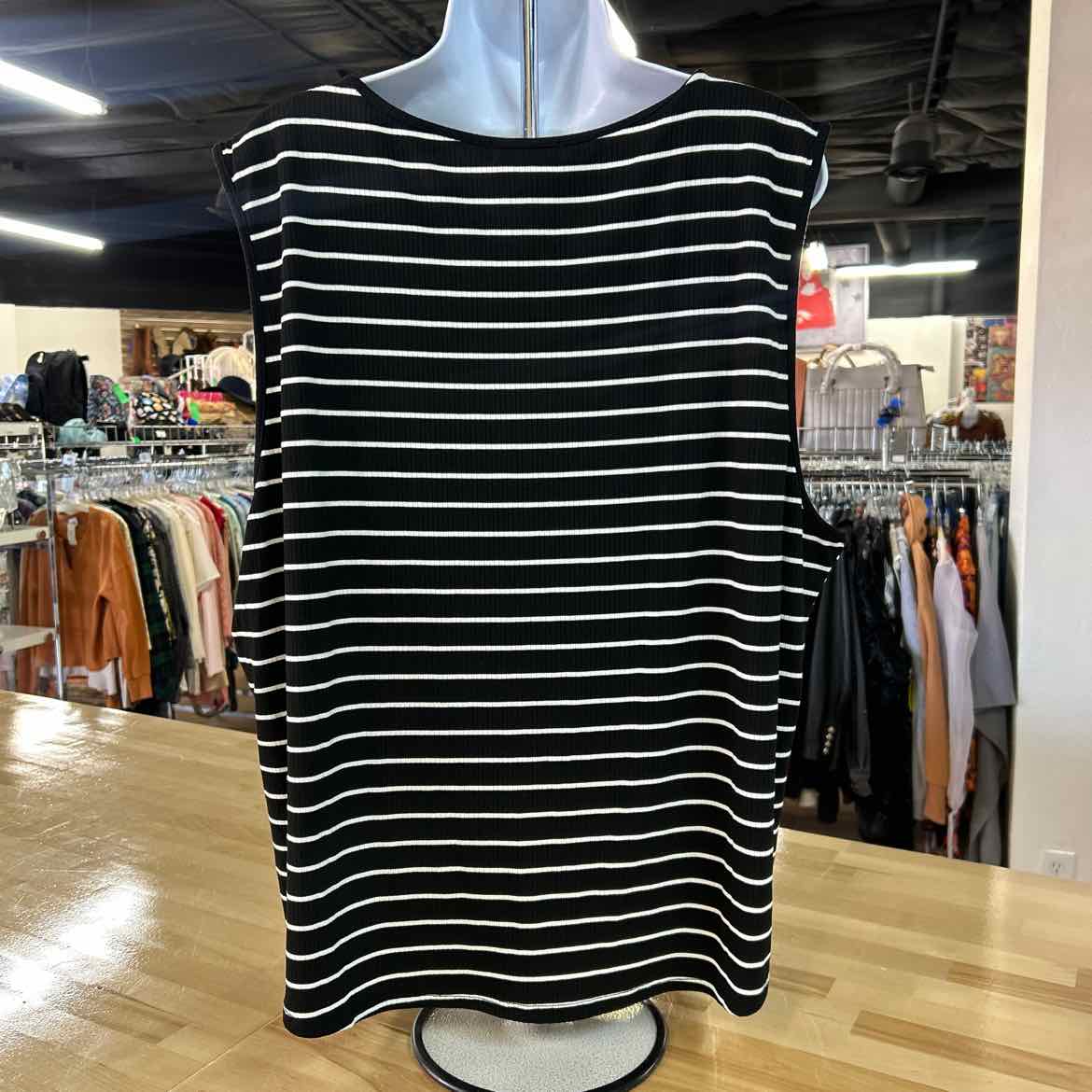 Frankee & Skylarr Size 3X Black Preloved Sleeveless