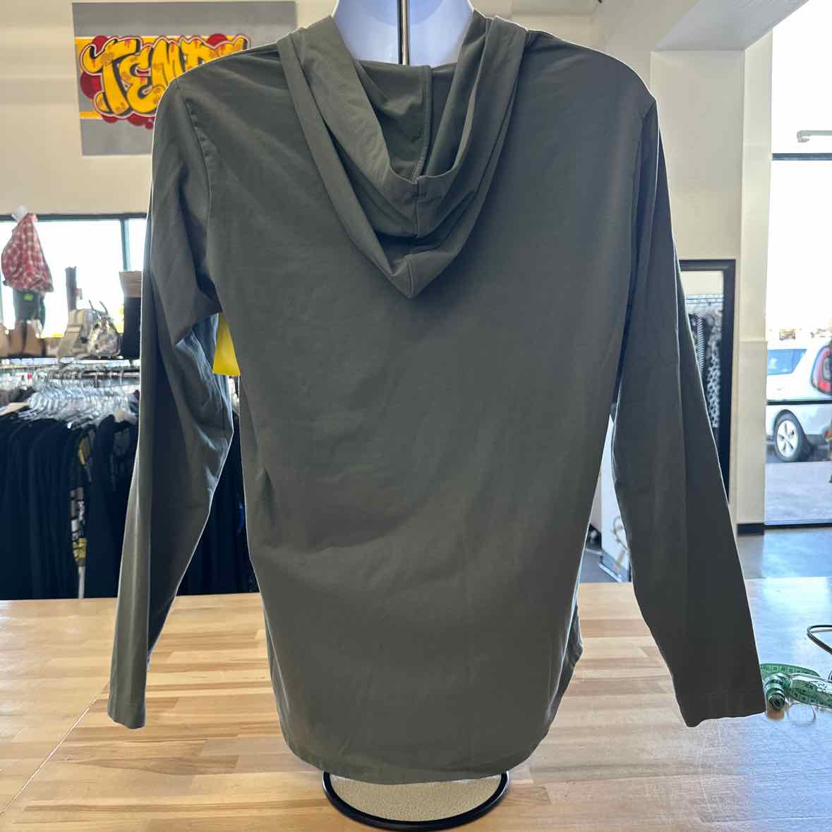 CUTS Size M Gray MENS Long Sleeve Shirt