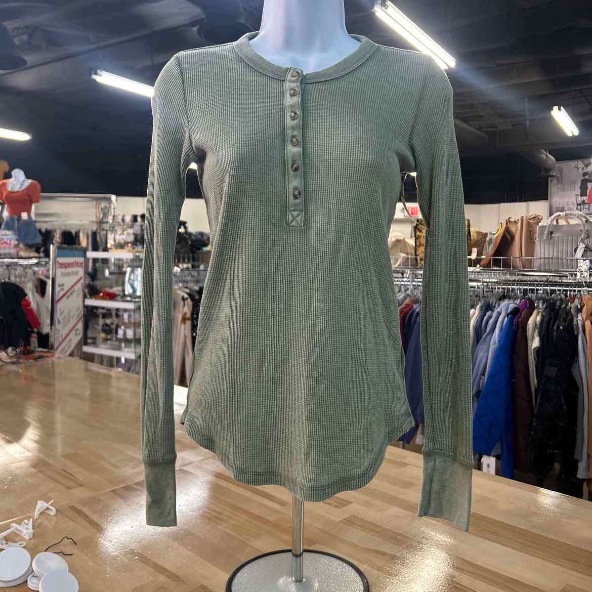 aerie Size XS Green Preloved Longsleeve