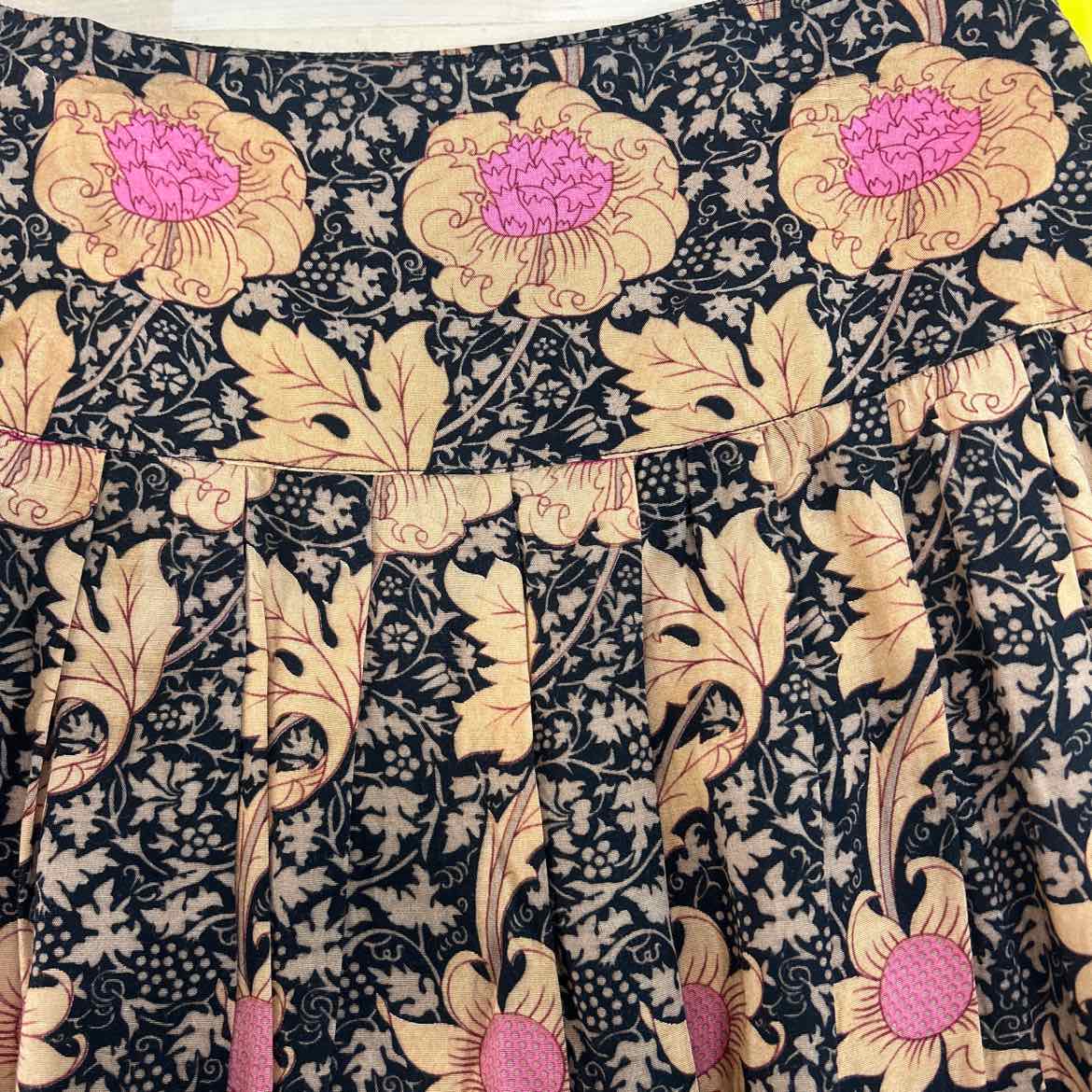 Eagle Size M Orange Preloved Skirt