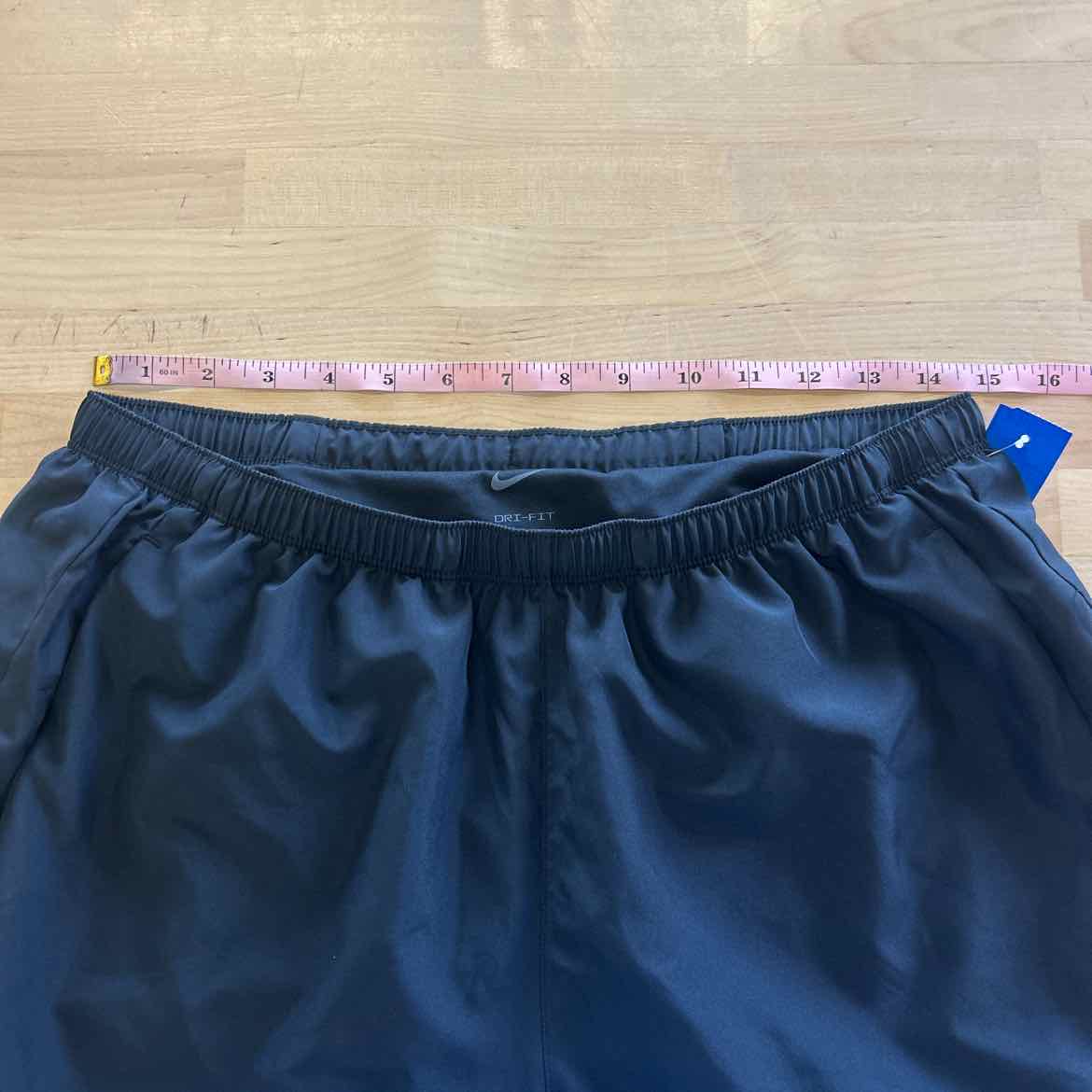 Nike Men's Size L Black MENS Shorts