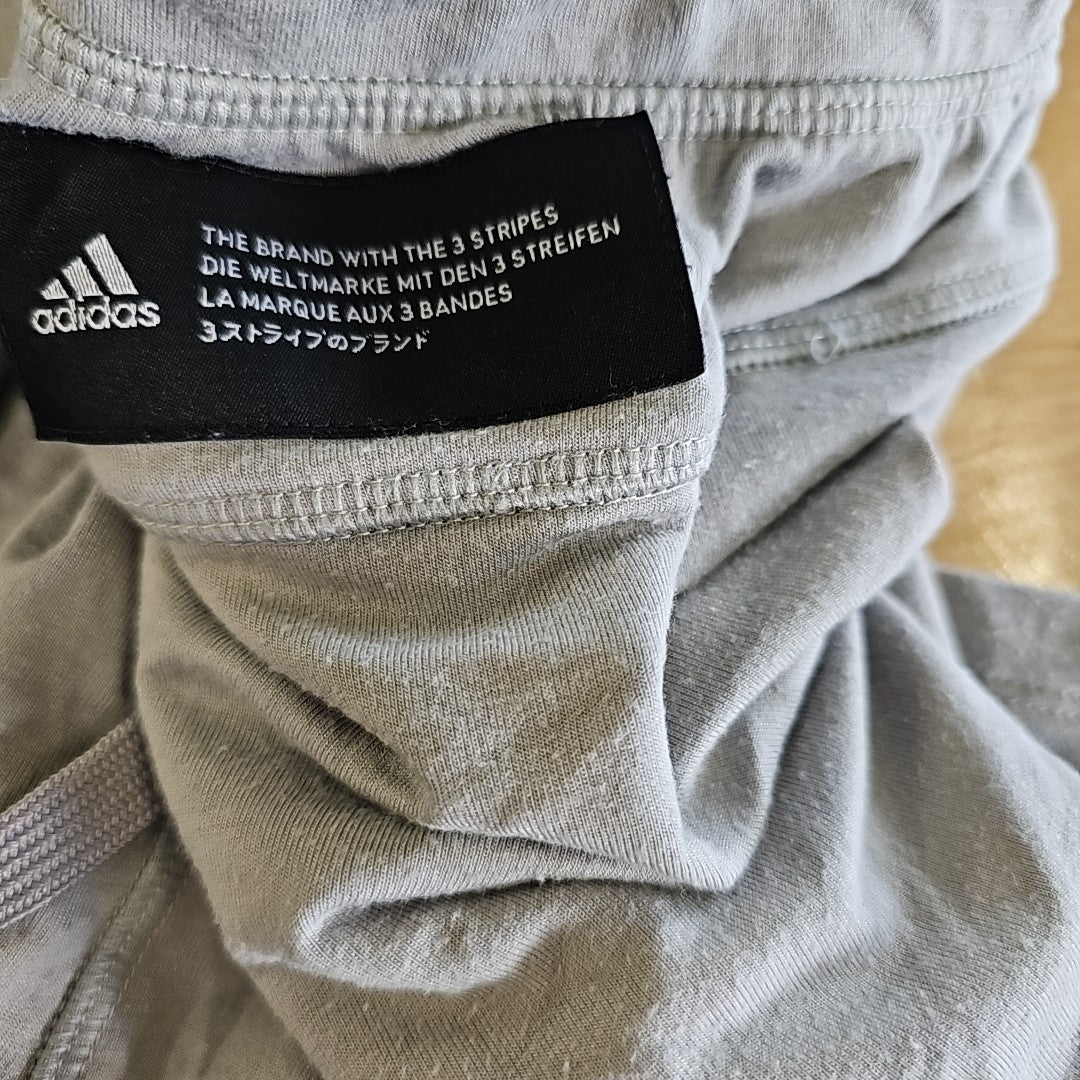 Adidas Size M Gray MENS Shorts
