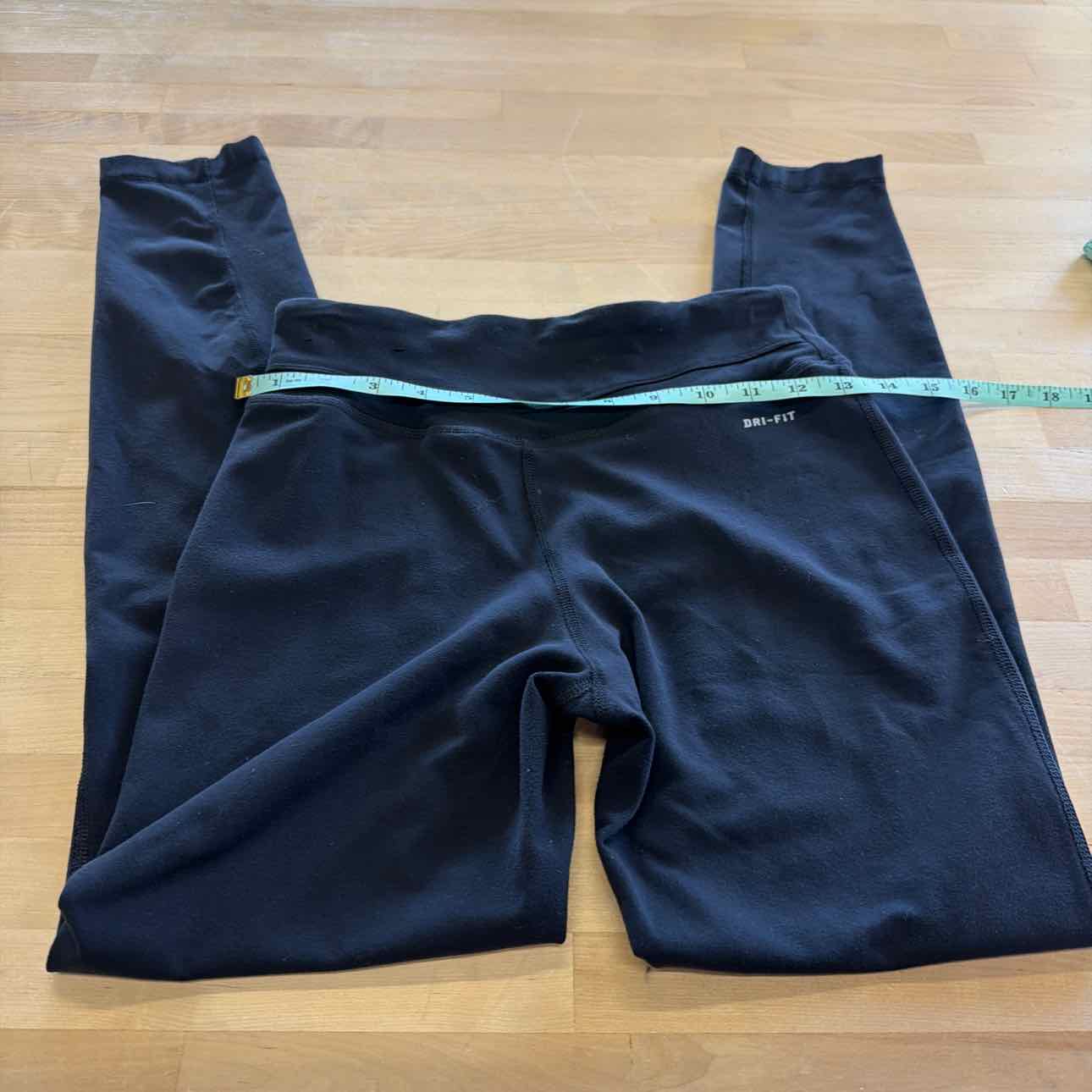 Nike Size S Black Preloved Leggings