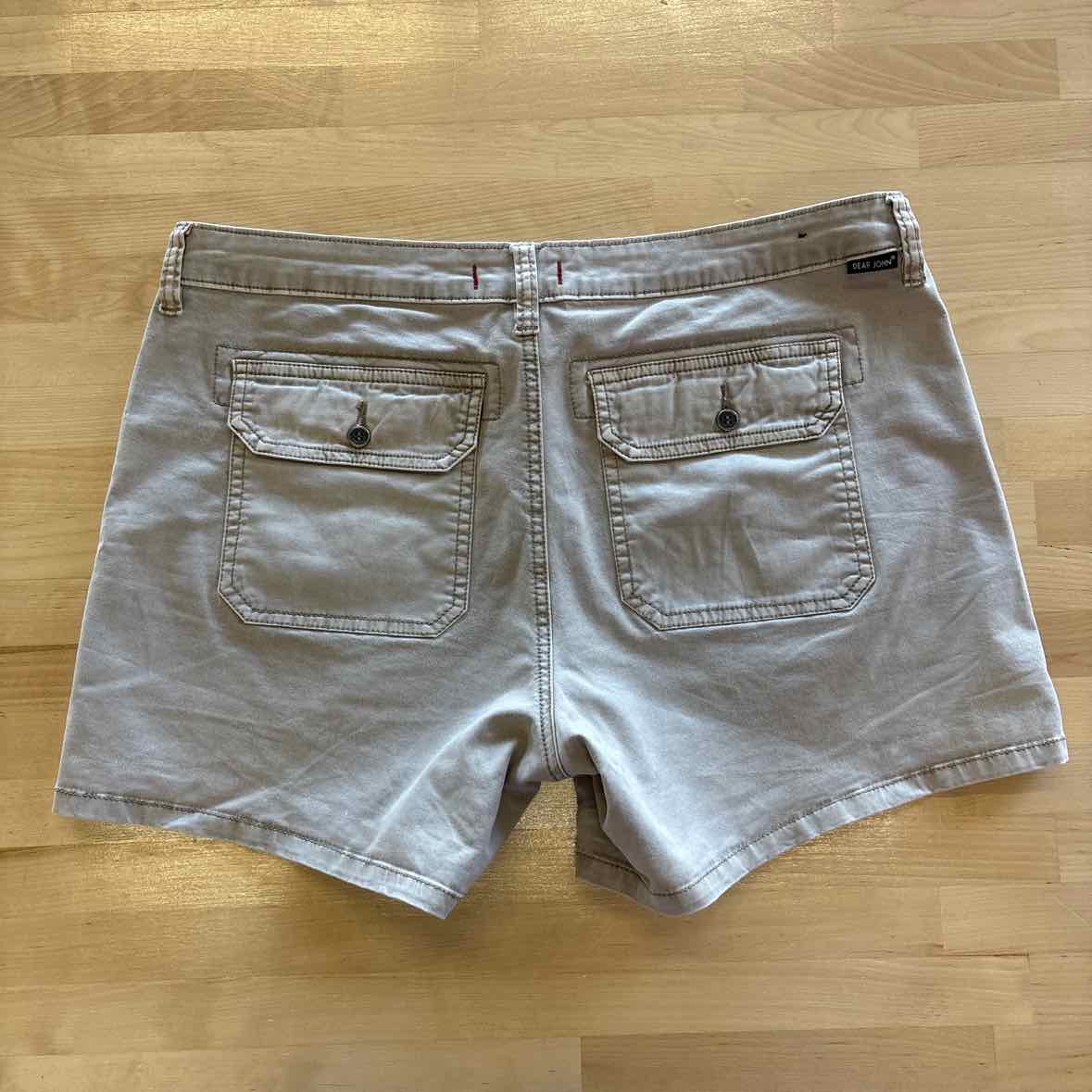 dear john Size 28 Tan Shorts