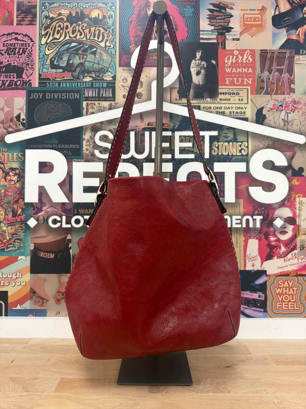 El Portal Red Leather Preloved Handbag