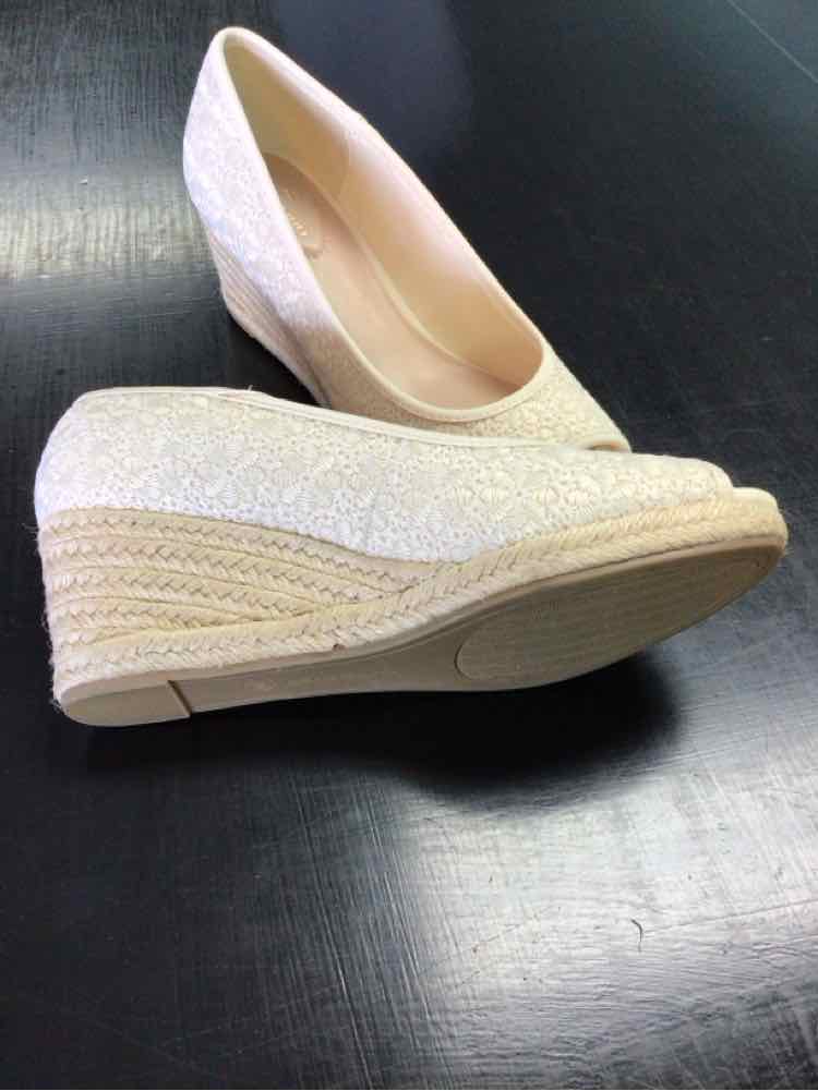 Bandolino Shoe Size 8 Sandals