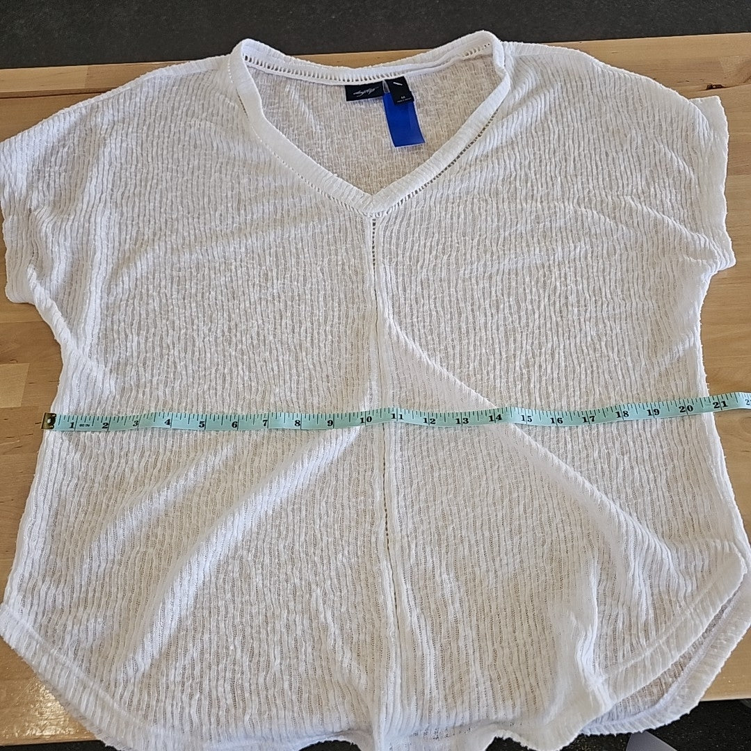 Daytrip Size M White Blouse