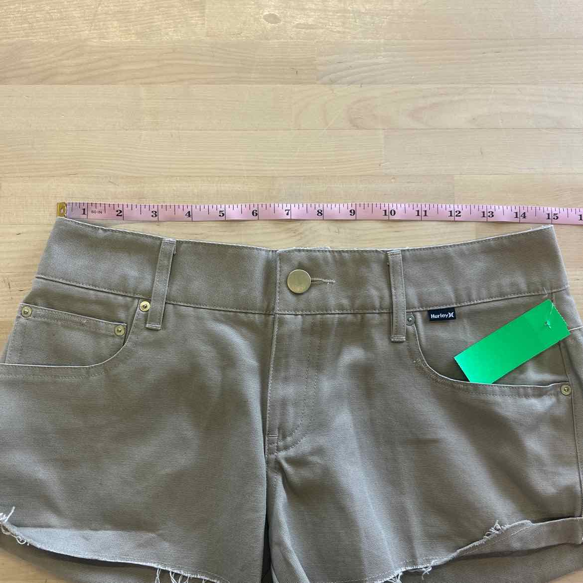 Hurley Women Size 3 Tan Preloved Shorts