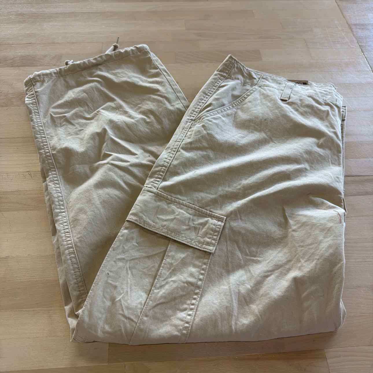 Levi's '94 Baggy Cargo Pants - Women's 32x30